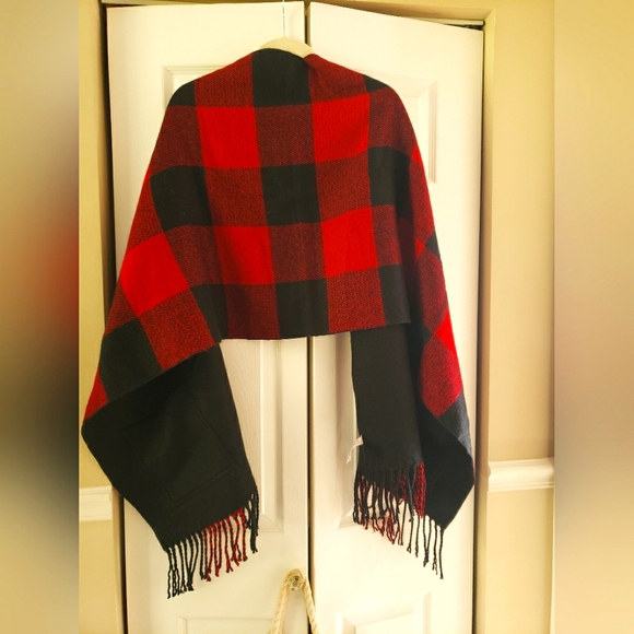 Shawl - Picture 2 of 3